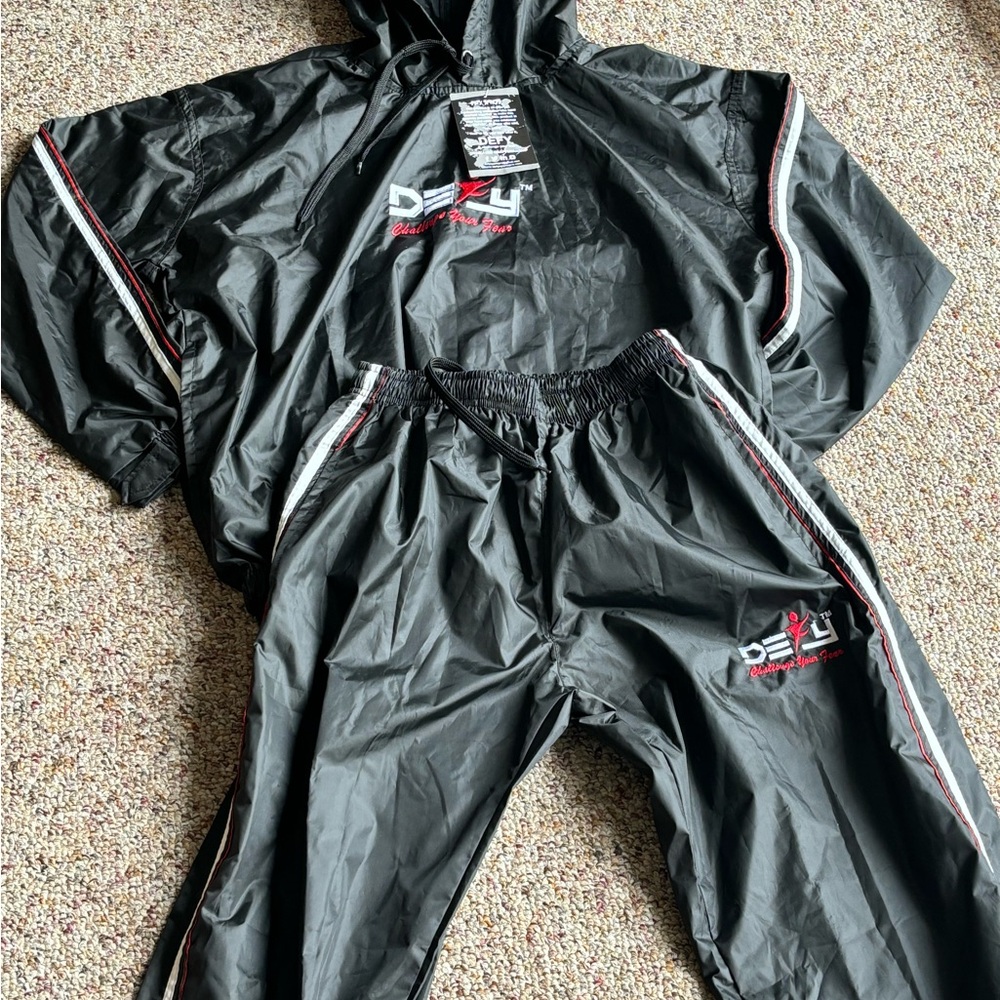 Small Defy Sweatsuit Set - Picture 3 of 3